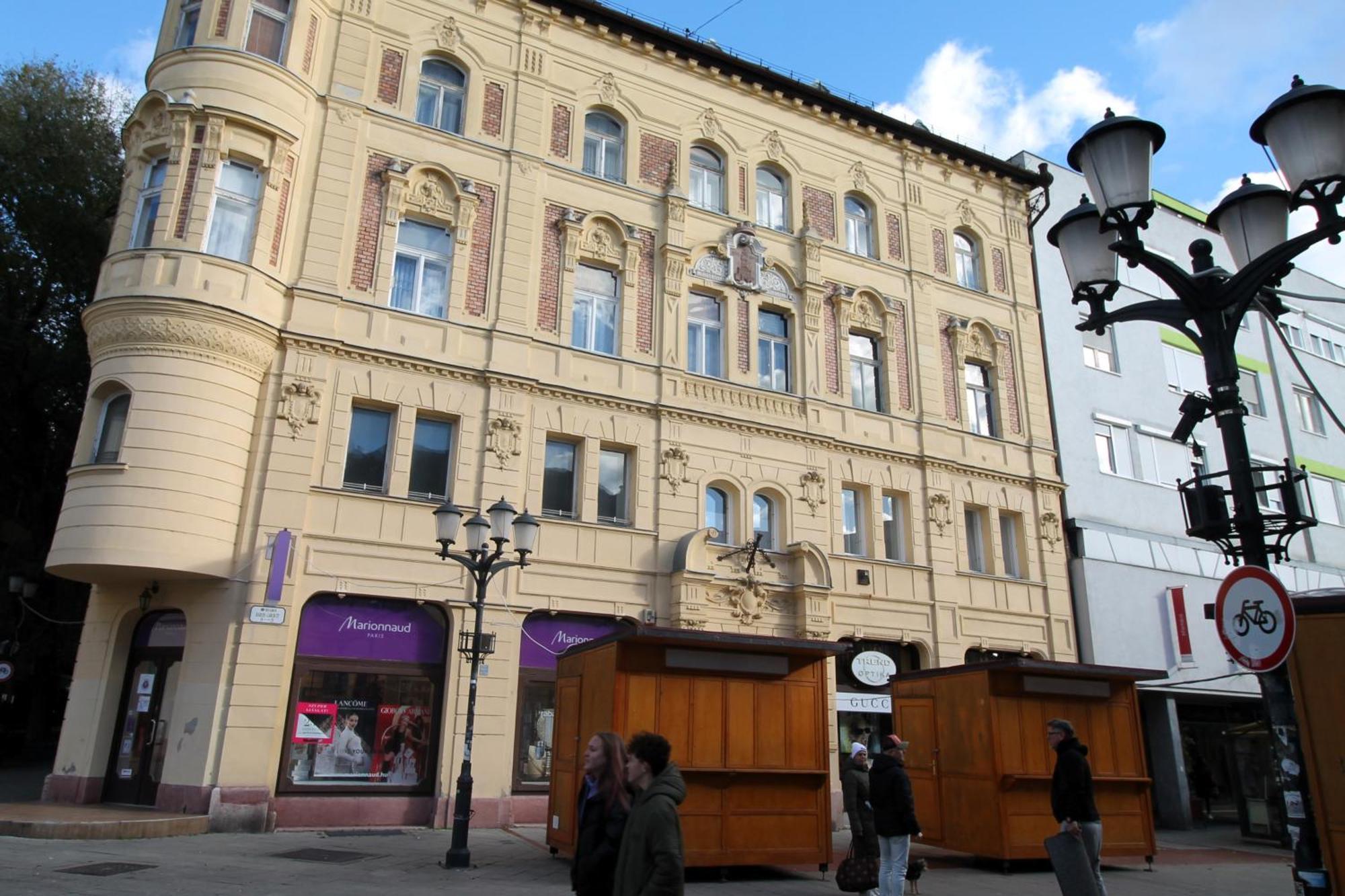 Modern Studio A Belvaros Koezepen Parkoloval- Kata Studioapartman Győr Kültér fotó
