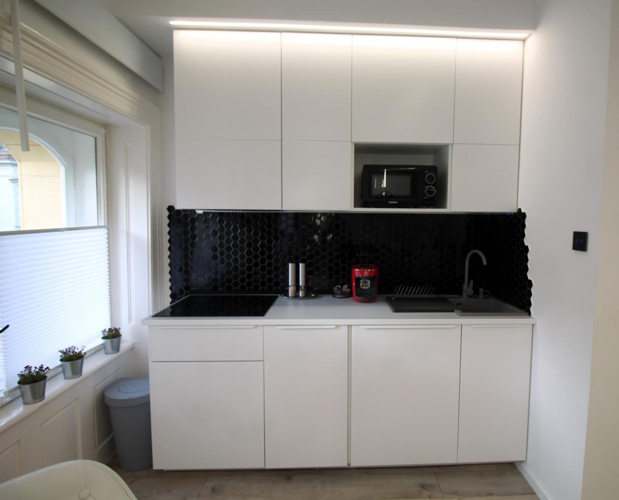 Modern Studio A Belvaros Koezepen Parkoloval- Kata Studioapartman Győr Kültér fotó